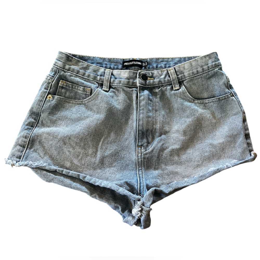 Pretty little thing light denim shorts